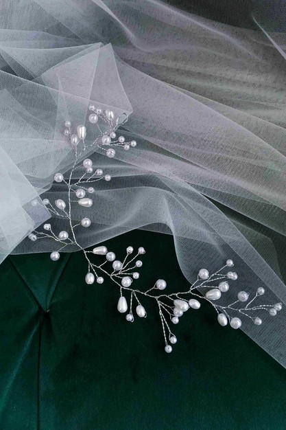 Свадебное платье «Веточка в прическу жемчуг» | Свадебный салон GABBIANO в Новосибирске