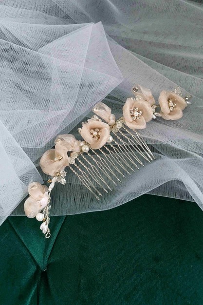 Свадебное платье «Гребень цветы» | Свадебный салон GABBIANO в Новосибирске