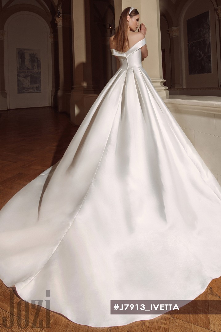Свадебное платье Иветта А-силуэт, Атласные, Простые, Со шлейфом
